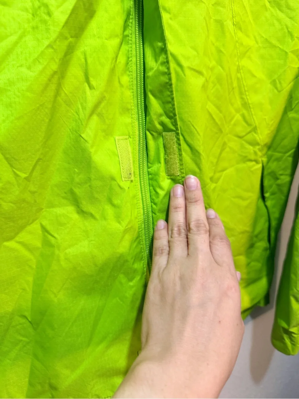 Columbia Bright Green Packable Windbreaker Jacket